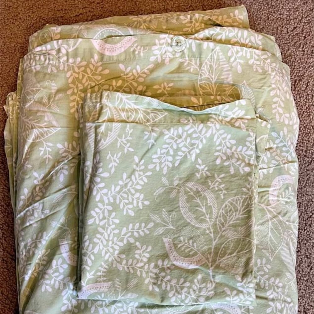 Martha Stewart Green with White Botanical Pattern King Duvet Cover Set. 2 Shams - Picture 2 of 4